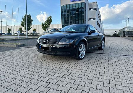 Audi TT Coupe 1.8T quattro 140 kW -