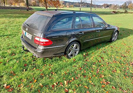 Mercedes-Benz E 500 T AMG paket ab Werk . Elegance