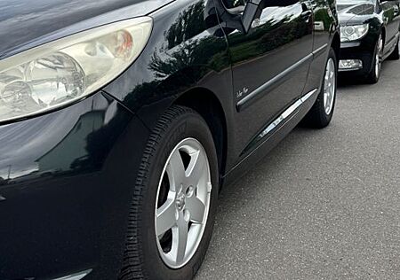 Peugeot 207 Peugot Urban Move ( TÜV NEU gepflegt)