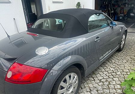 Audi TT Roadster 1.8T quattro 165 kW -