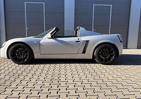 Opel Speedster 2.2 -