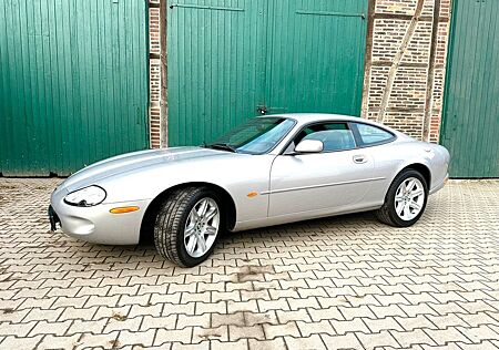 Jaguar XK8 Coupe / orig. 47.000 km / 1. Hand / Top-Zust