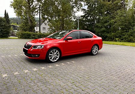Skoda Octavia 2.0 TDI Green tec DSG Elegance Elegance