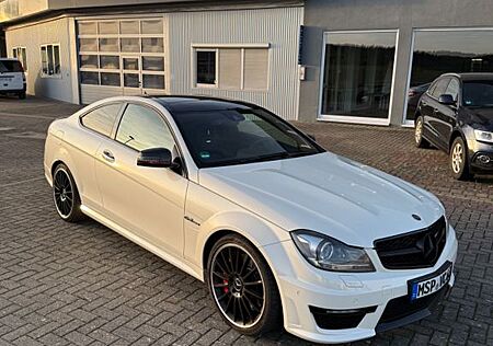 Mercedes-Benz C 63 AMG Coupé Performance Package