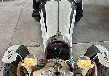 Bugatti AHK Bugatti B35 VW Käfer Replik 90PS Weber Spass