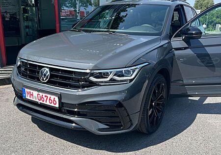 VW Tiguan Volkswagen 2.0 TDI DSG 4M R-Line/H&K/LEDER/PANO/MATR