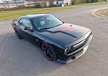 Dodge Challenger UNFALLFREI v8 STR 392 hemi 6.4
