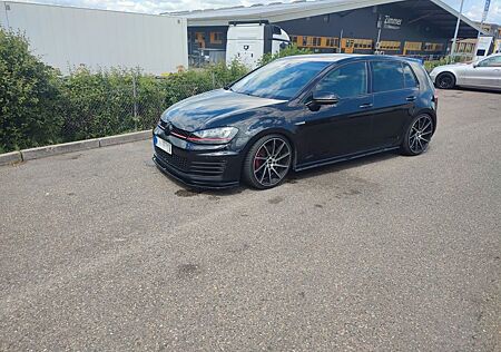 VW Golf Volkswagen 2.0 TSI BMT GTI, 19" Felgen, 300PS, KW Fahr