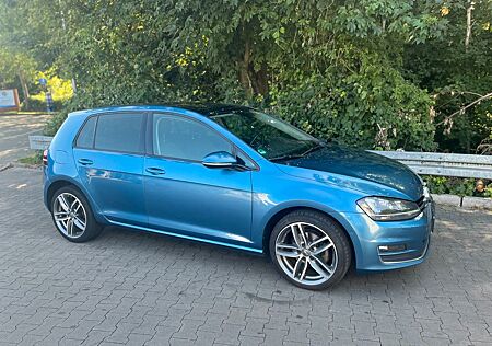 VW Golf Volkswagen VII 2.0 TDI DSG Highline mit Panoramadach