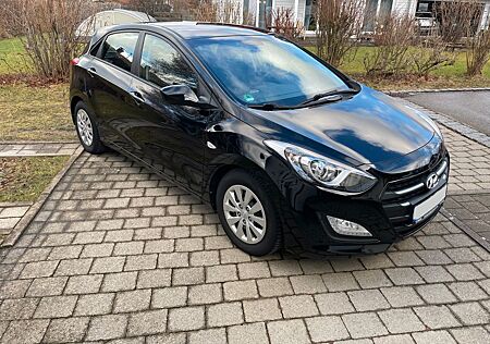 Hyundai i30 blue 1.4 Classic Classic, 1.Hand, 46.000 km