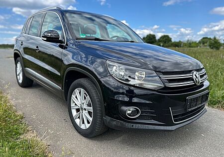 VW Tiguan Volkswagen Sport ,Zahnriemen Neu,Pano,St.Heizung,4x4