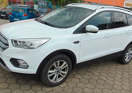 Ford Kuga Trend NAV SHZ KAM ACC Kühlwasserverbrauch