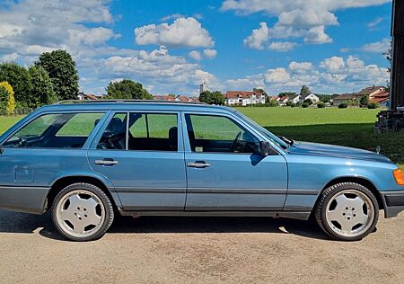 Mercedes-Benz E 300 300 TE S124 W124 124 Benziner 6 Zylinder