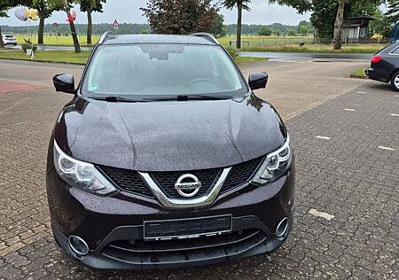 Nissan Qashqai 1.2 DIG-T 360°.Navi.Panorama.Scheckheft.