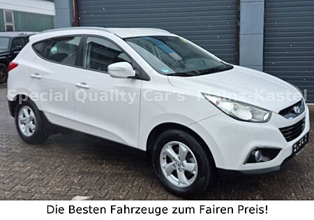 Hyundai ix35 2.0 CRDi 4WD SUV 4xSHZ TÜV STEUERKETTE NEU