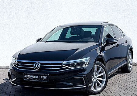 VW Passat Volkswagen Lim. GTE / NAVI/HUD/PANO/CAM/AHK/GARANTIE