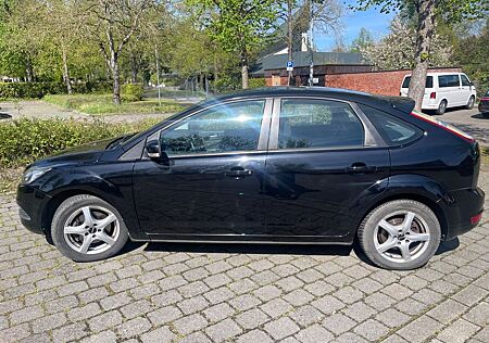 Ford Focus 2,0 TÜV Neu (04/2027) mit LPG Gas