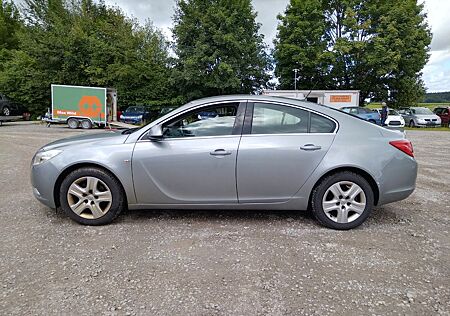 Opel Insignia A Lim. Edition+KLIMAAUTO+SHZ+TEMPOMAT