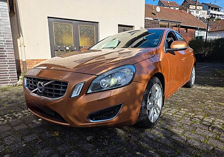 Volvo S60 2.0T Autom. TÜV NEU. Gepflegt. Memory.Navi