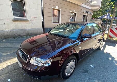 Audi A4 1.6 -