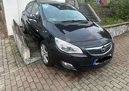 Opel Astra 1.4 Turbo 150 Jahre 88kW 150 Jahr...