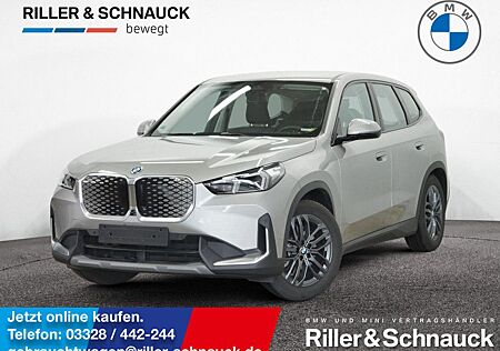 BMW iX1 xDrive30 AHK+HUD+360°KAM+LED