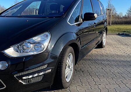 Ford S-Max 2,0 TDCi 120kW DPF Titanium PowerShift...