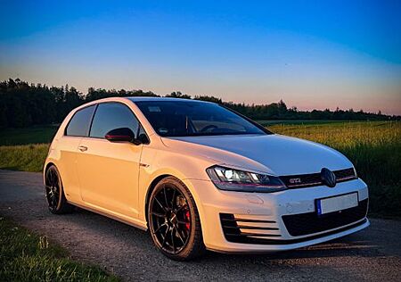 VW Golf Volkswagen 7 GTI MTM 320PS