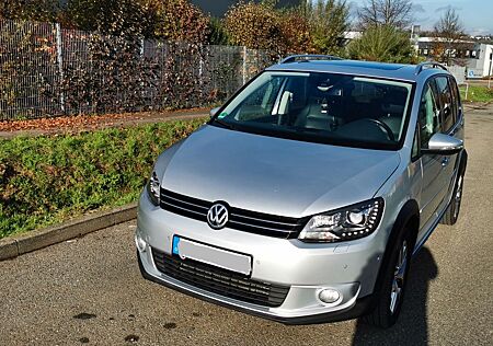 VW Touran Volkswagen Cross 2.0 TDI 130kW DSG Highline Highline