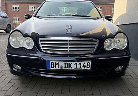 Mercedes-Benz 220