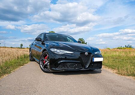 Alfa Romeo Giulia 2.0 Turbo 16V 206kW AT8-Q4 Veloce Ti ...