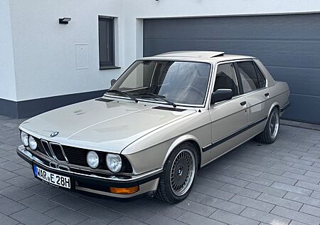 BMW 520i E28 H-Kennzeichen Schalter