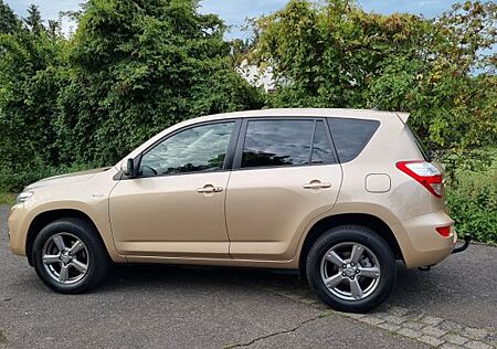 Toyota RAV 4 2,2-l-D-4D 4x4 Travel Automatik Travel