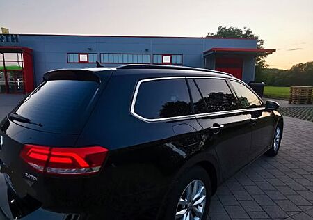 VW Passat Variant Volkswagen 2.0 TDI SCR DSG Highline Vari...