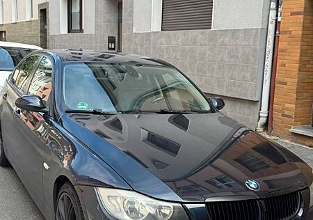 BMW 320i -