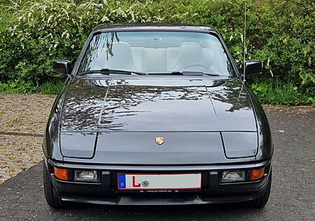 Porsche 924 S