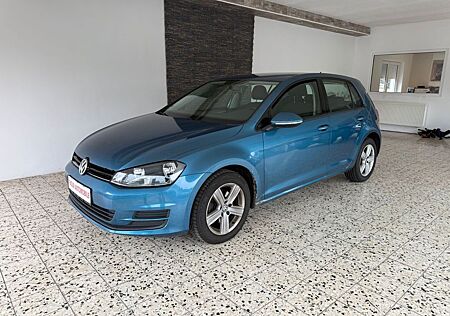 VW Golf Volkswagen VII Lim. Comfortline BMT - Navi