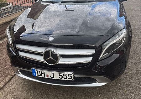 Mercedes-Benz GLA 250 4MATIC DCT AMG Line AMG Line