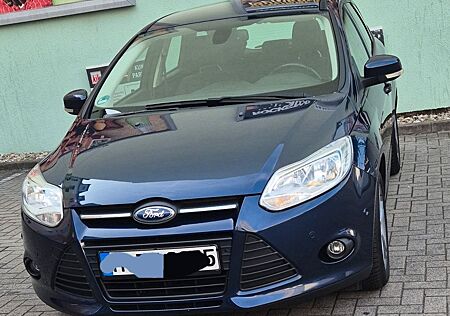 Ford Focus 1,0 EcoBoost 92kW TÜV + SERVICE NEU