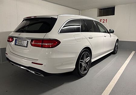 Mercedes-Benz E 220 d 4MATIC T Autom. - AMG line