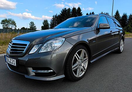 Mercedes-Benz E 250 CDI BlueEFFICIENCY Autom Leder Navi AMG