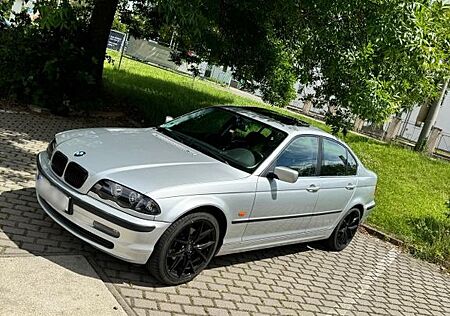 BMW 320i -