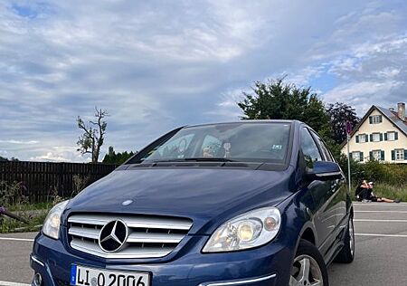 Mercedes-Benz B 200 Tüv 10/26