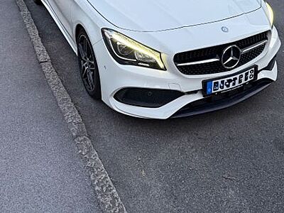Mercedes-Benz CLA 180 AMG Line