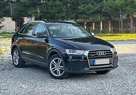 Audi Q3 2.0 TFSI quattro S tronic design