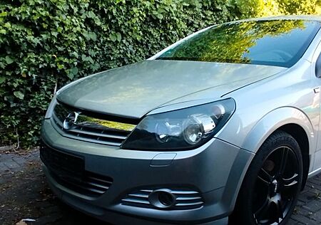 Opel Astra GTC 1.6 Twinport 77kW GTC