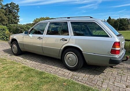 Mercedes-Benz 220 gebraucht kaufen Mercedes-Benz 220 ,Kombi,Klima,AHK, Tüv 4/26,H-möglich