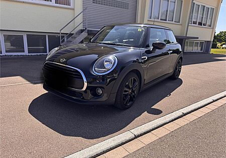 Mini ONE Blackyard // HU 09/2026 // SCHECKHEFT