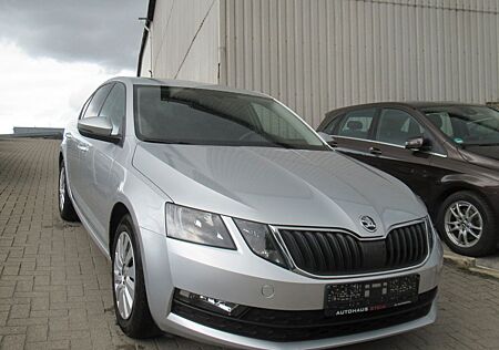 Skoda Octavia Lim. Ambition-NAVI-KAMERA-SHZ-2.HAND