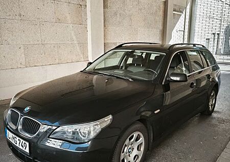 BMW 523i touring -